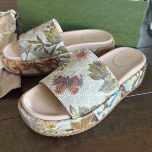 GUCCI Floral Platforms Slides